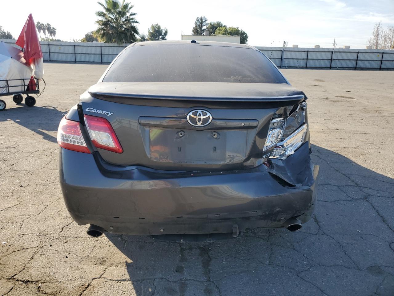 2011 Toyota Camry - Фото 6