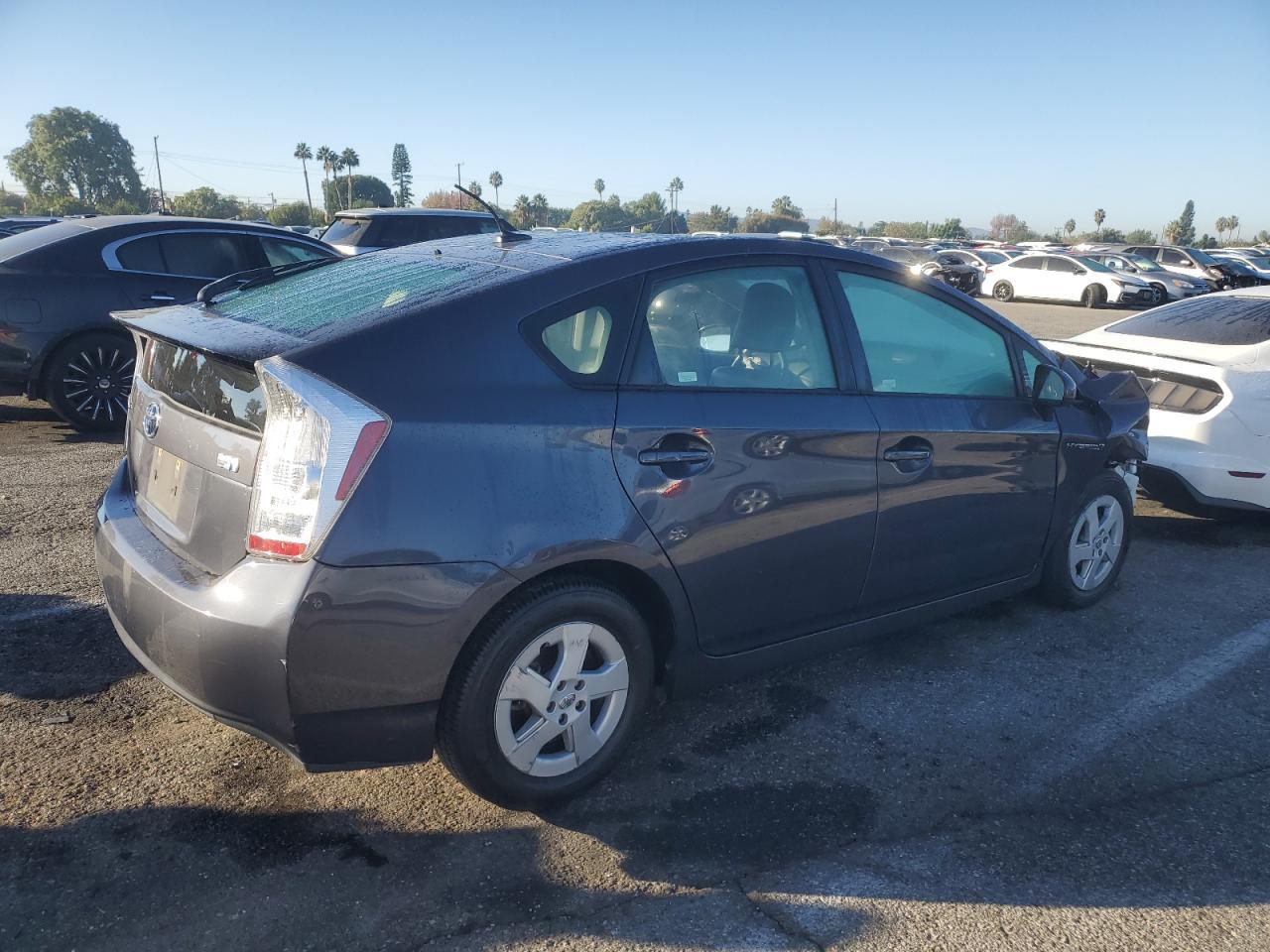 2011 Toyota Prius - Фото 3
