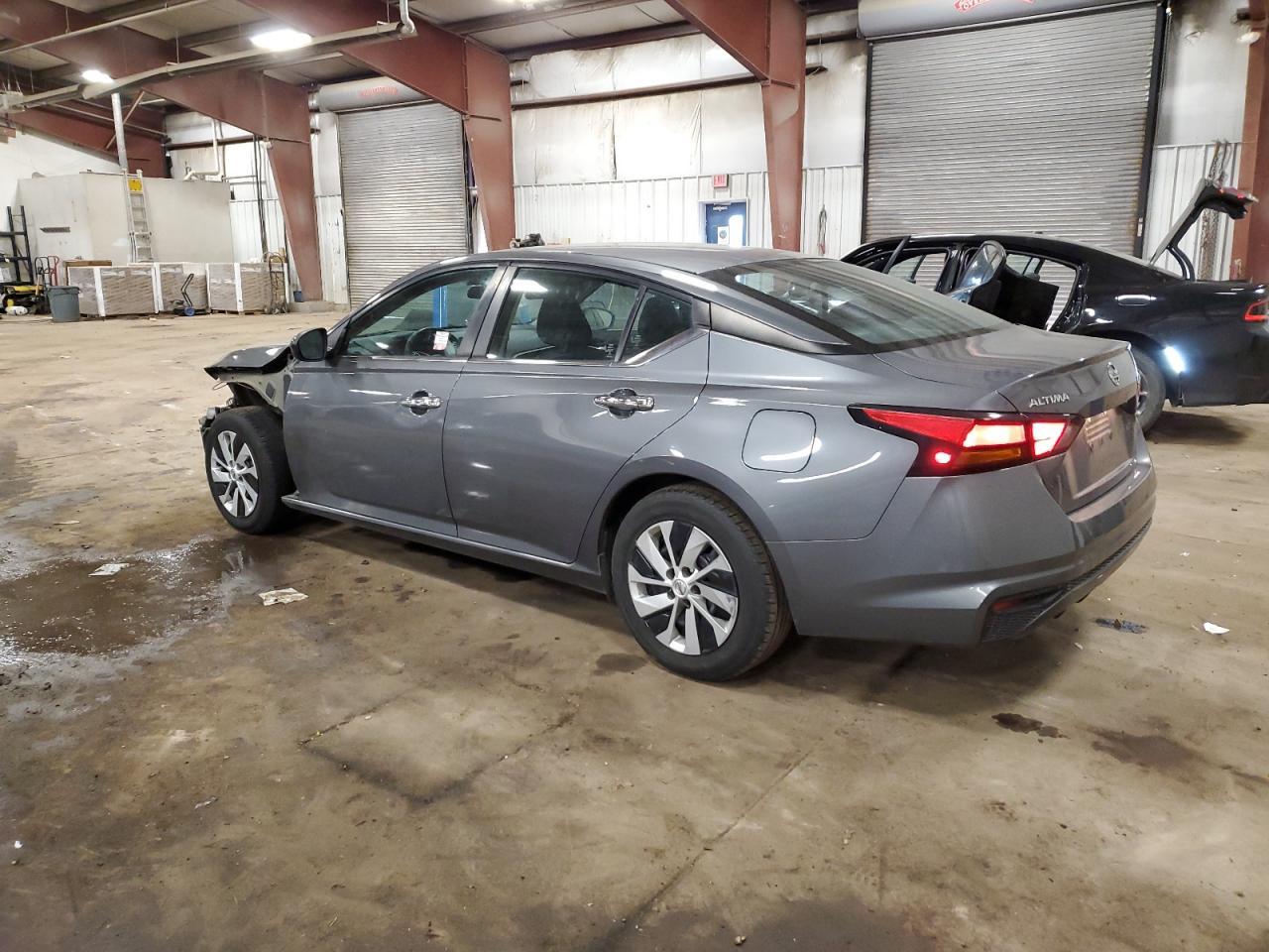 2021 Nissan Altima S - Фото 2