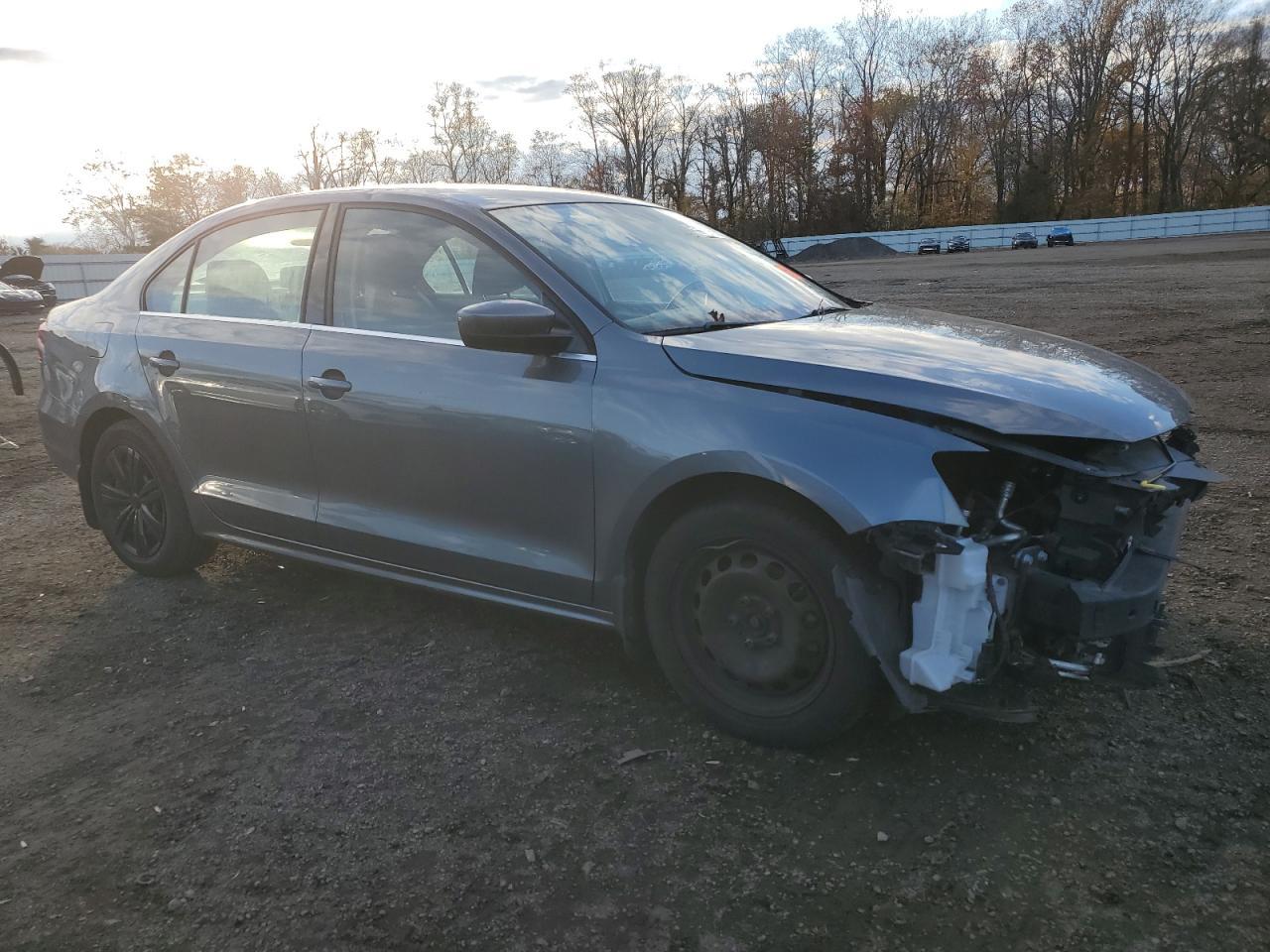 2017 Volkswagen Jetta S - Фото 4