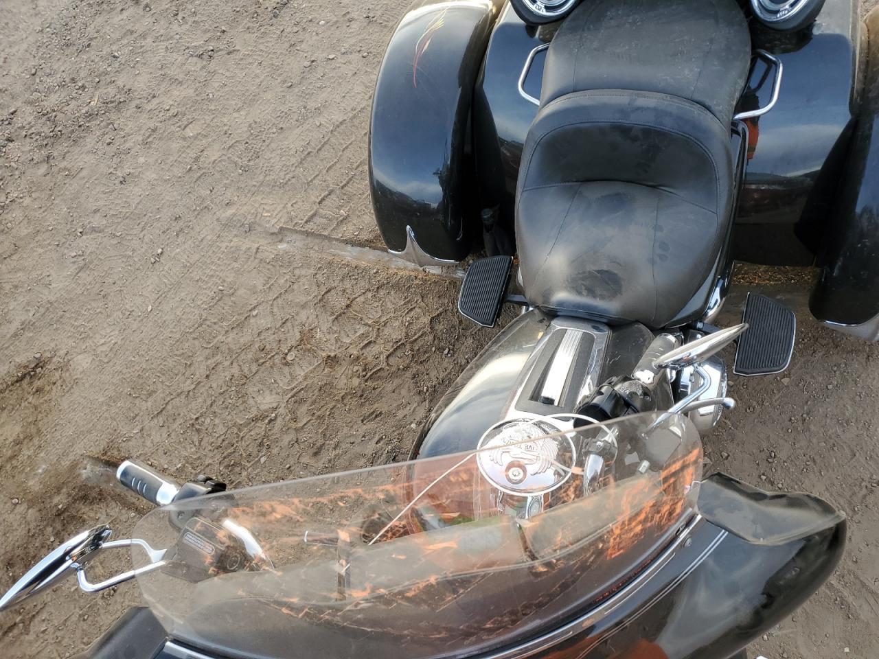 2012 Harley-Davidson Flhtcutg Tri Glide Ultra Classic - Image 5