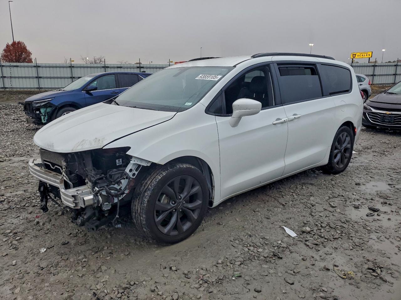 2020 Chrysler Pacifica Touring L