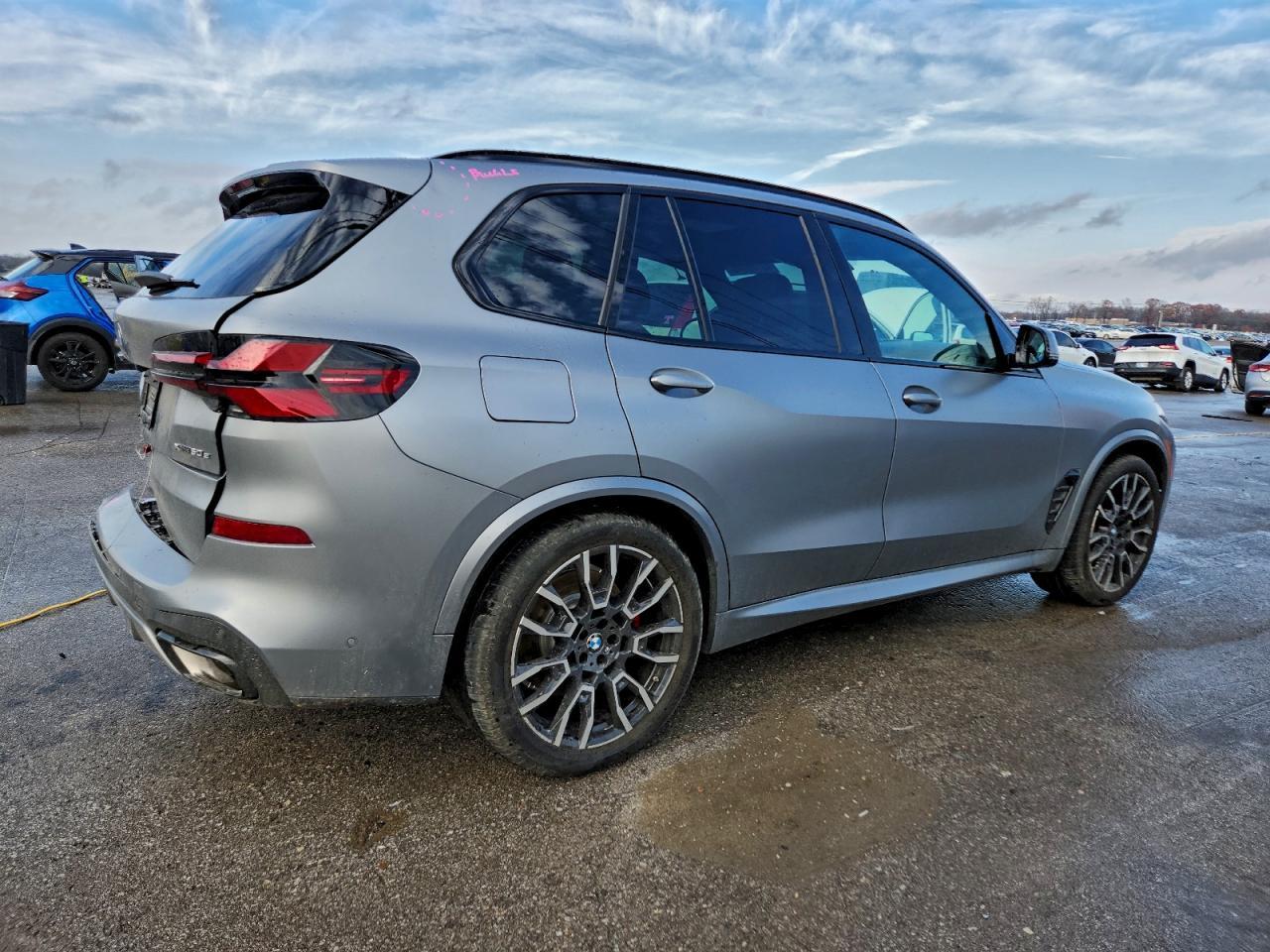 2026 BMW X5 xDrive50E - Фото 3