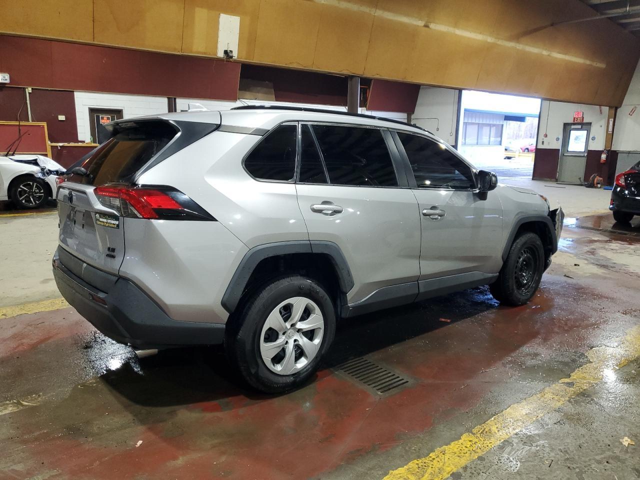 2019 Toyota Rav4 Le - Фото 3