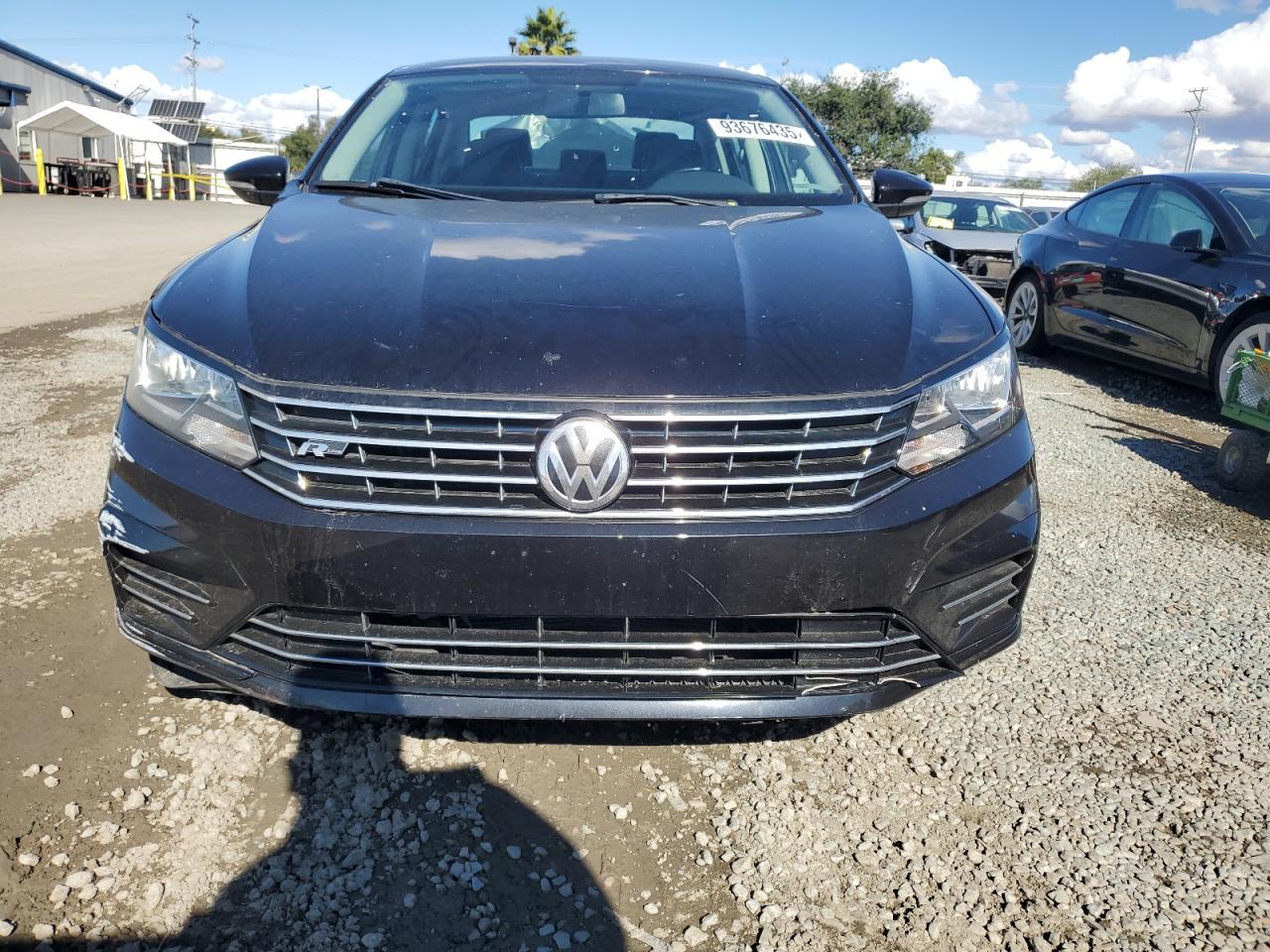 2017 Volkswagen Passat R-Line - Фото 5