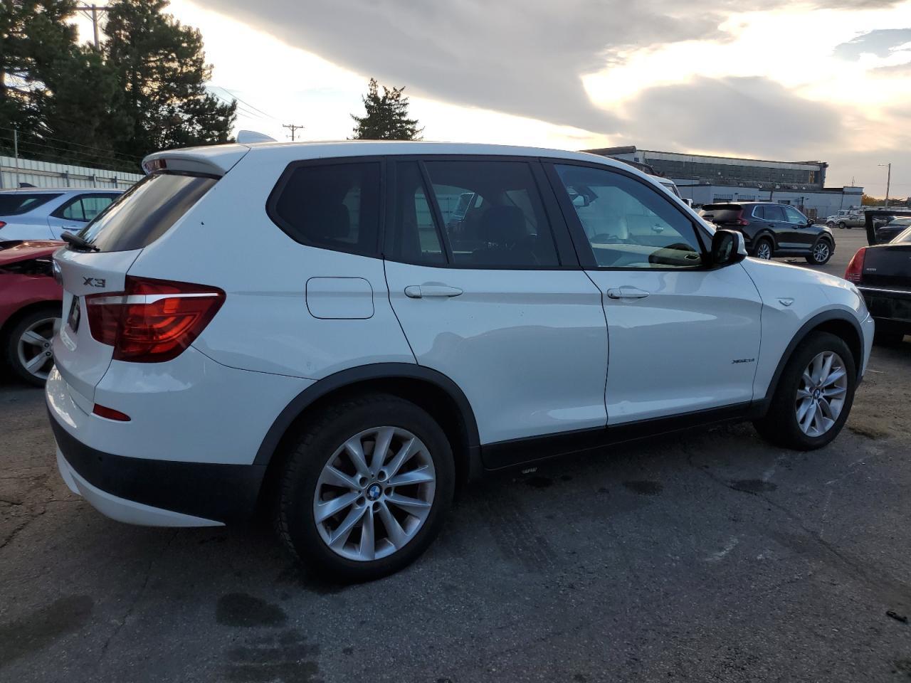 2013 BMW X3 xDrive28I - Image 3