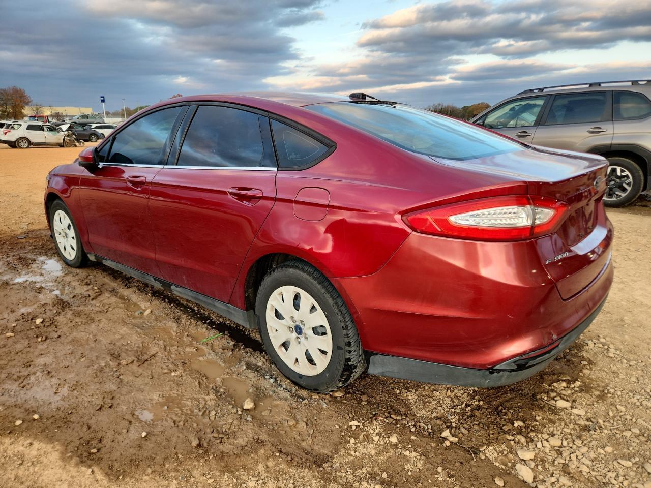 2013 Ford Fusion S - Фото 2
