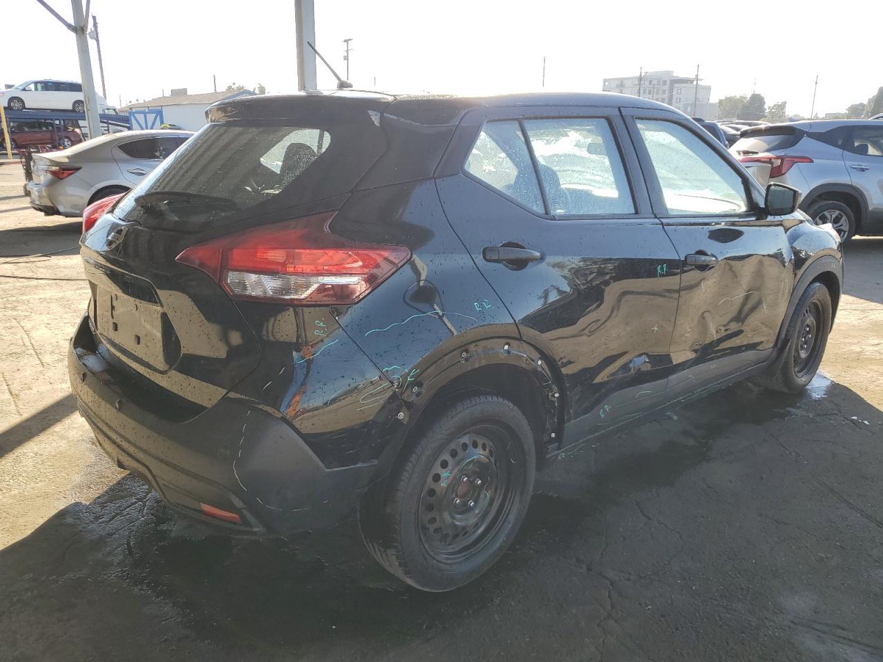 2020 Nissan Kicks S - Фото 3