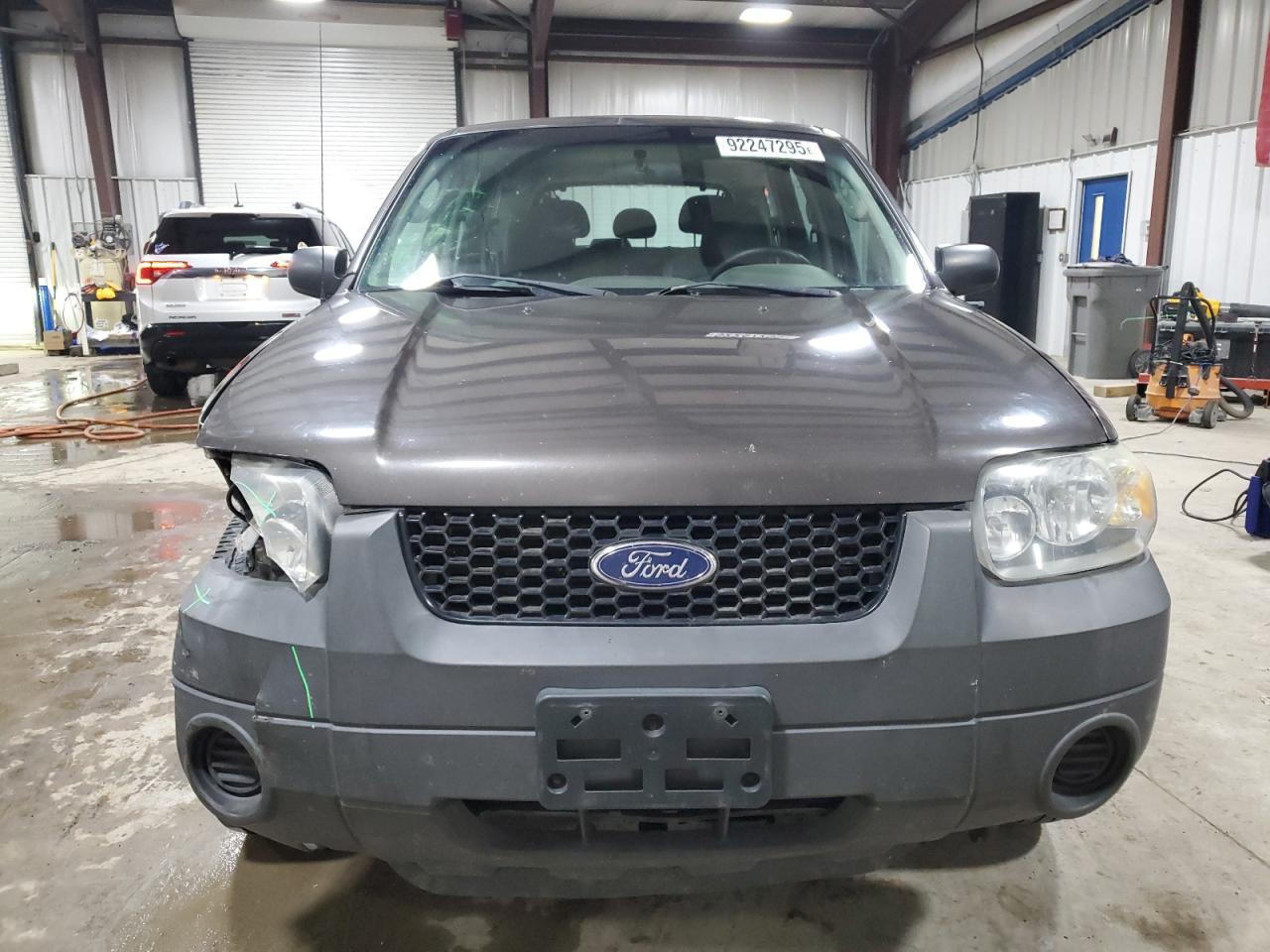 2007 Ford Escape Xls - Image 5