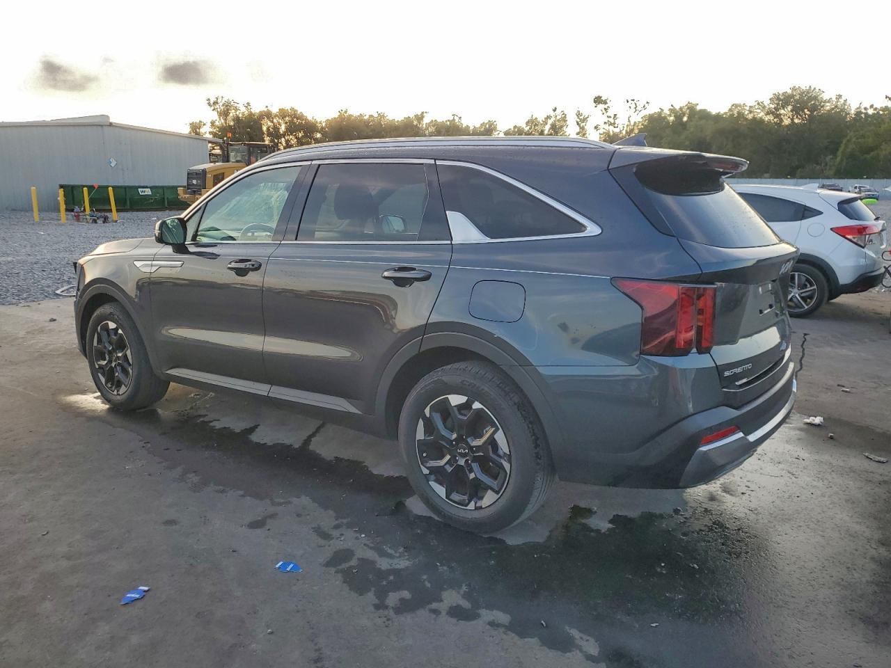 2024 Kia Sorento S - Фото 2