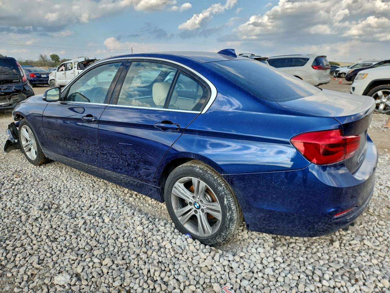 2018 BMW 330 I - Фото 2