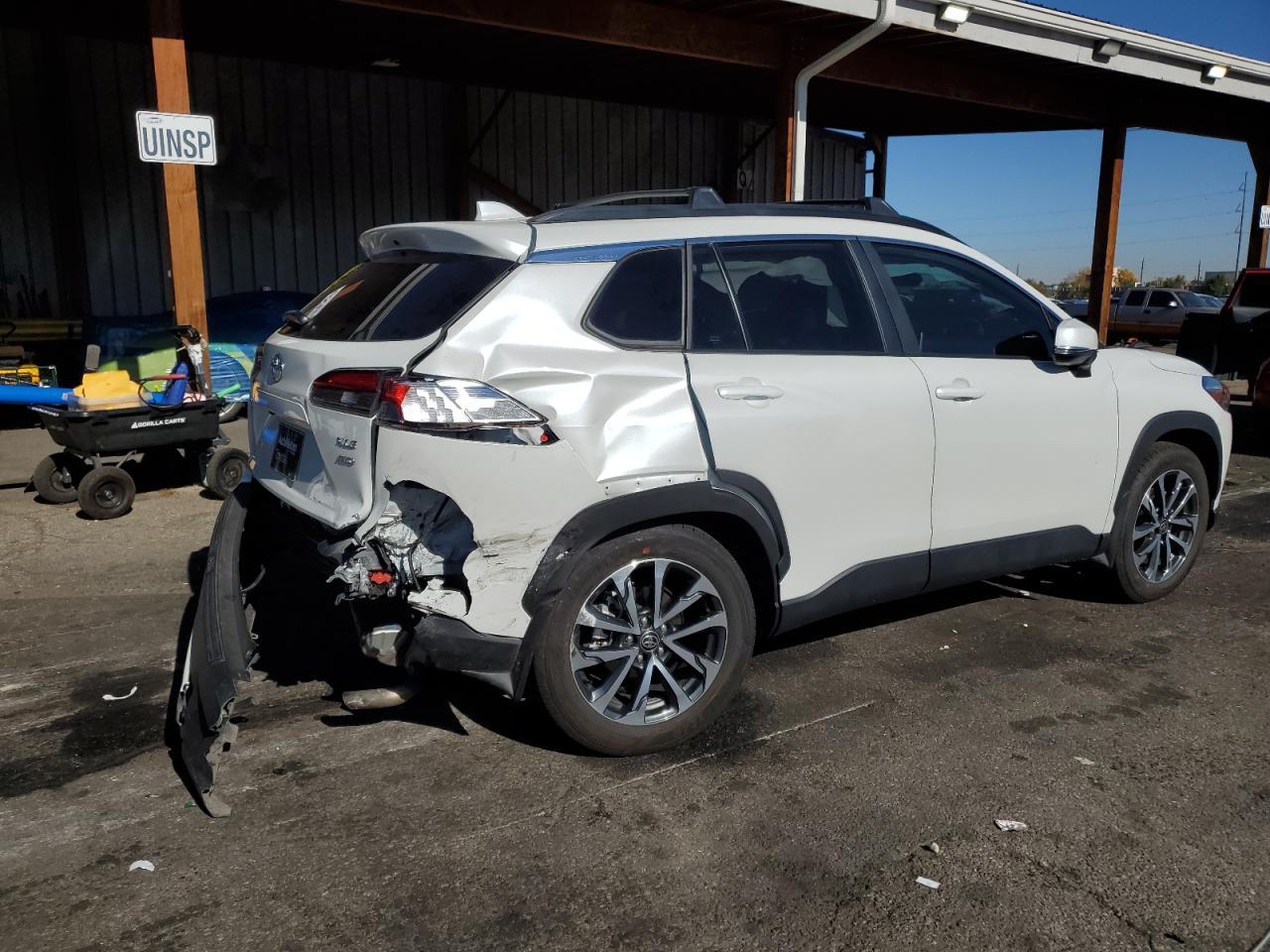 2024 Toyota Corolla Cross Xle - Image 3