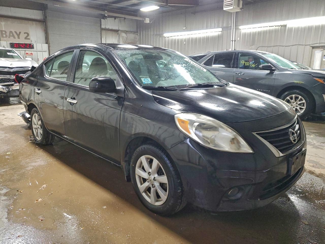 2013 Nissan Versa S - Фото 4