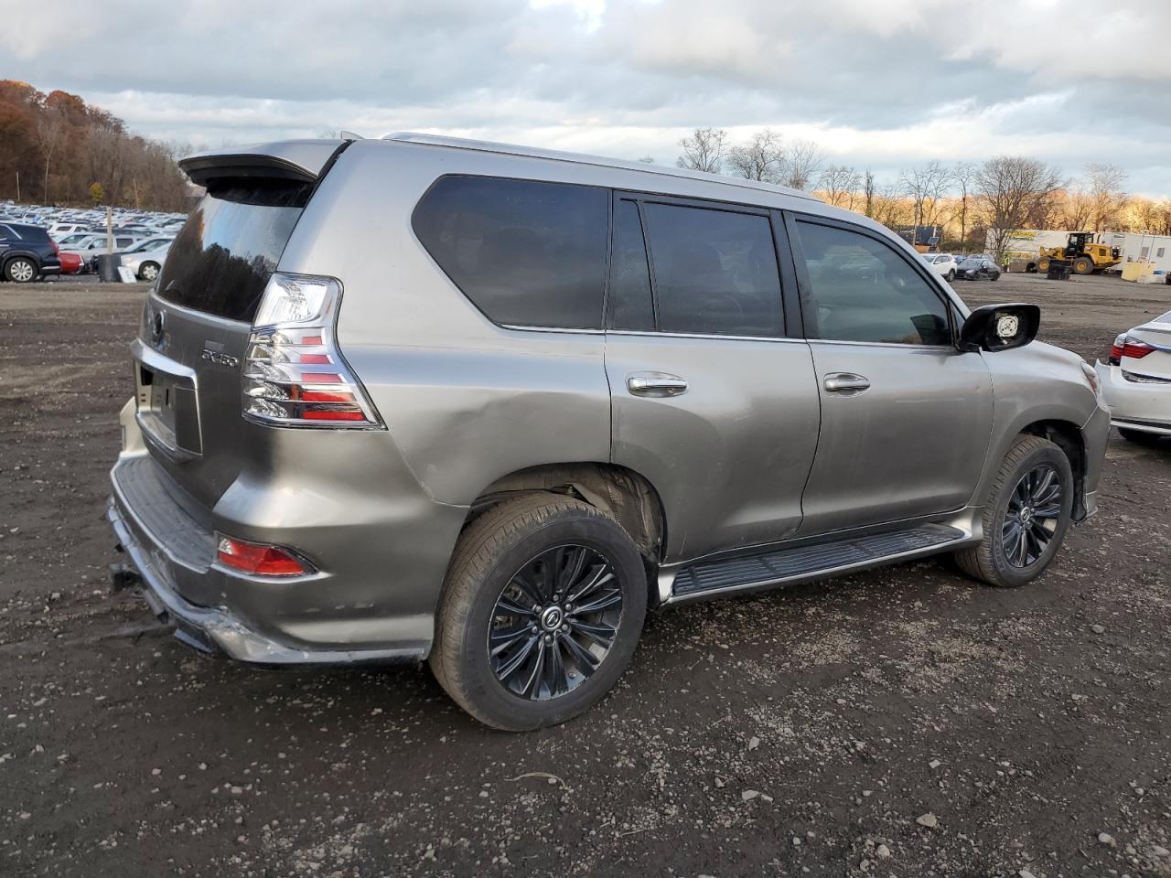 2023 Lexus Gx 460 - Image 3