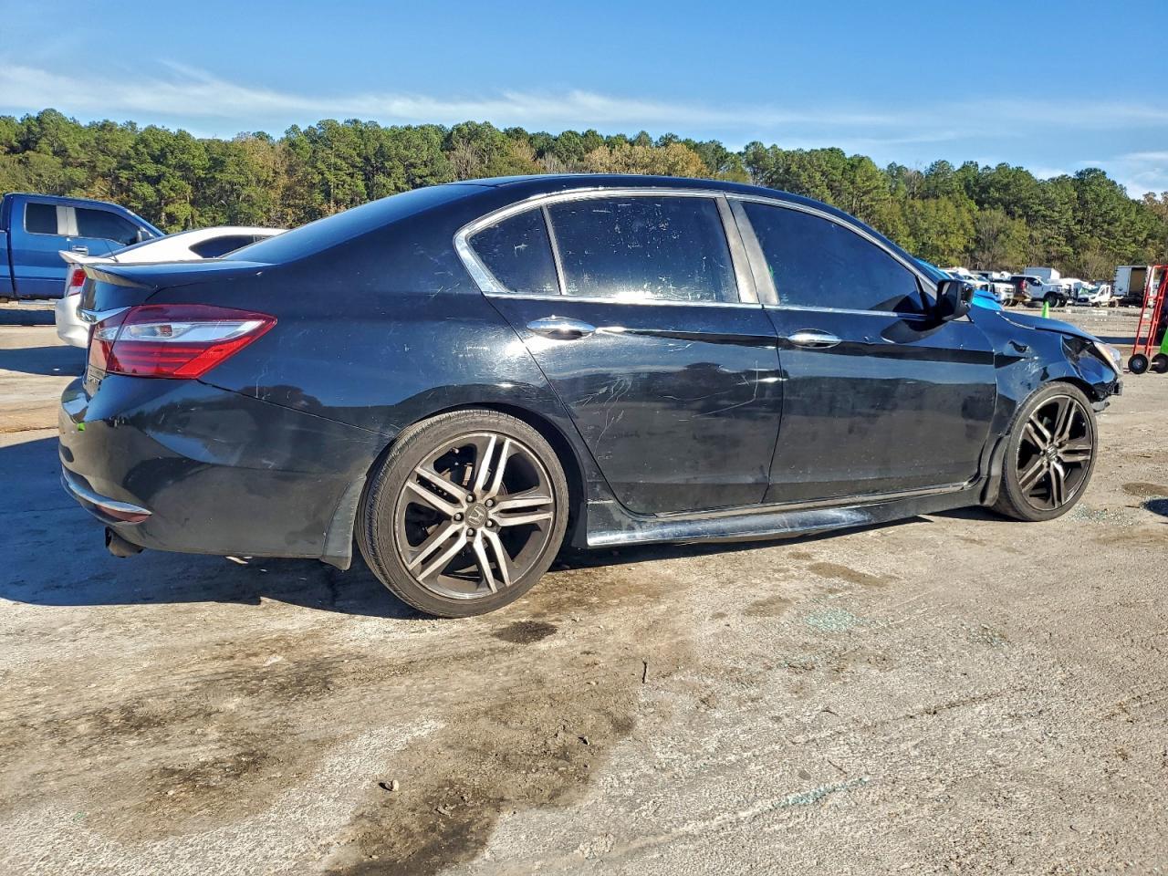 2017 Honda Accord Sport - Image 3