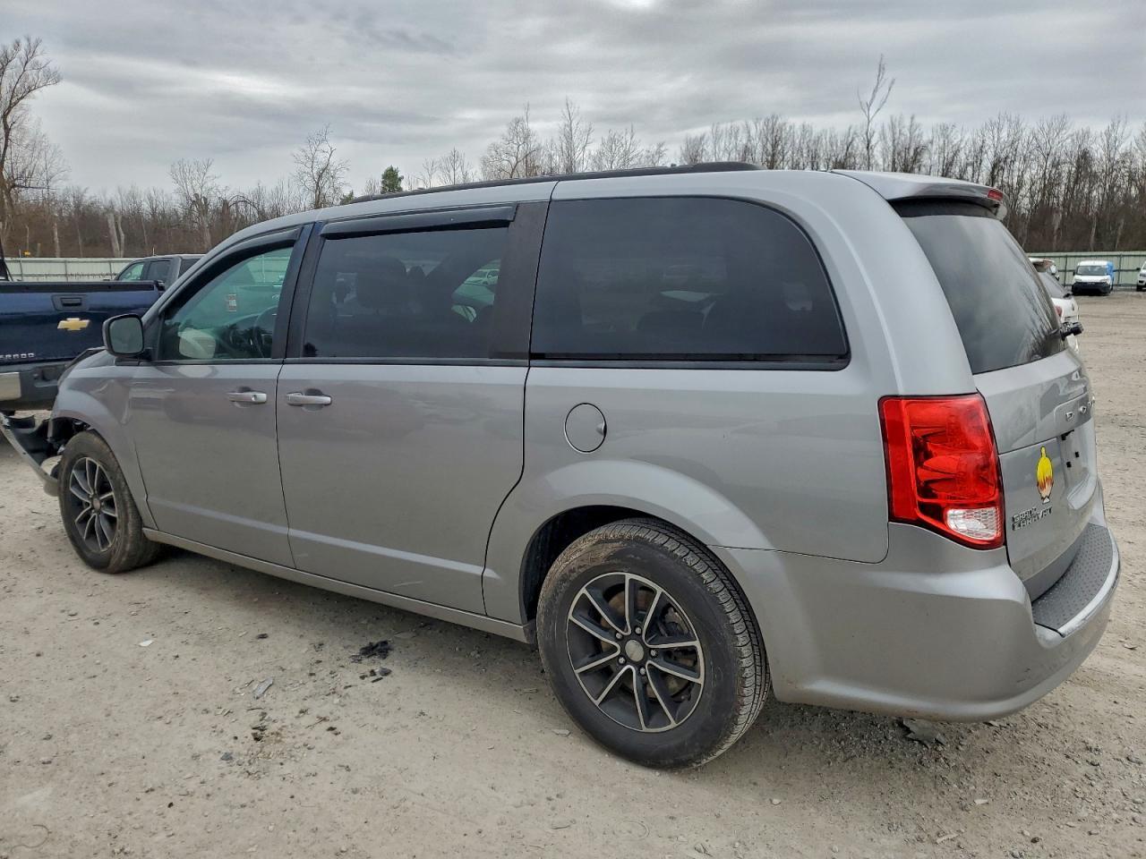 2018 Dodge Grand Caravan Gt - Image 2