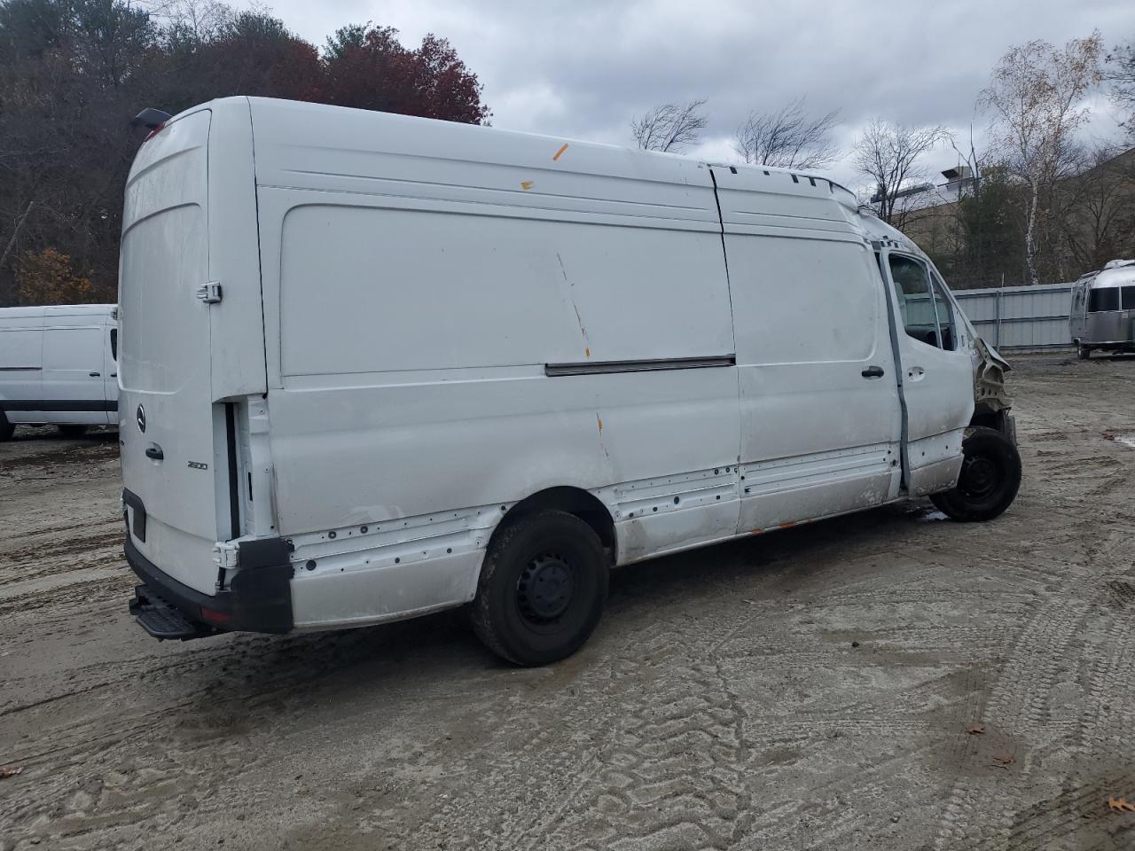 2025 Mercedes-Benz Sprinter 2500 - Фото 3