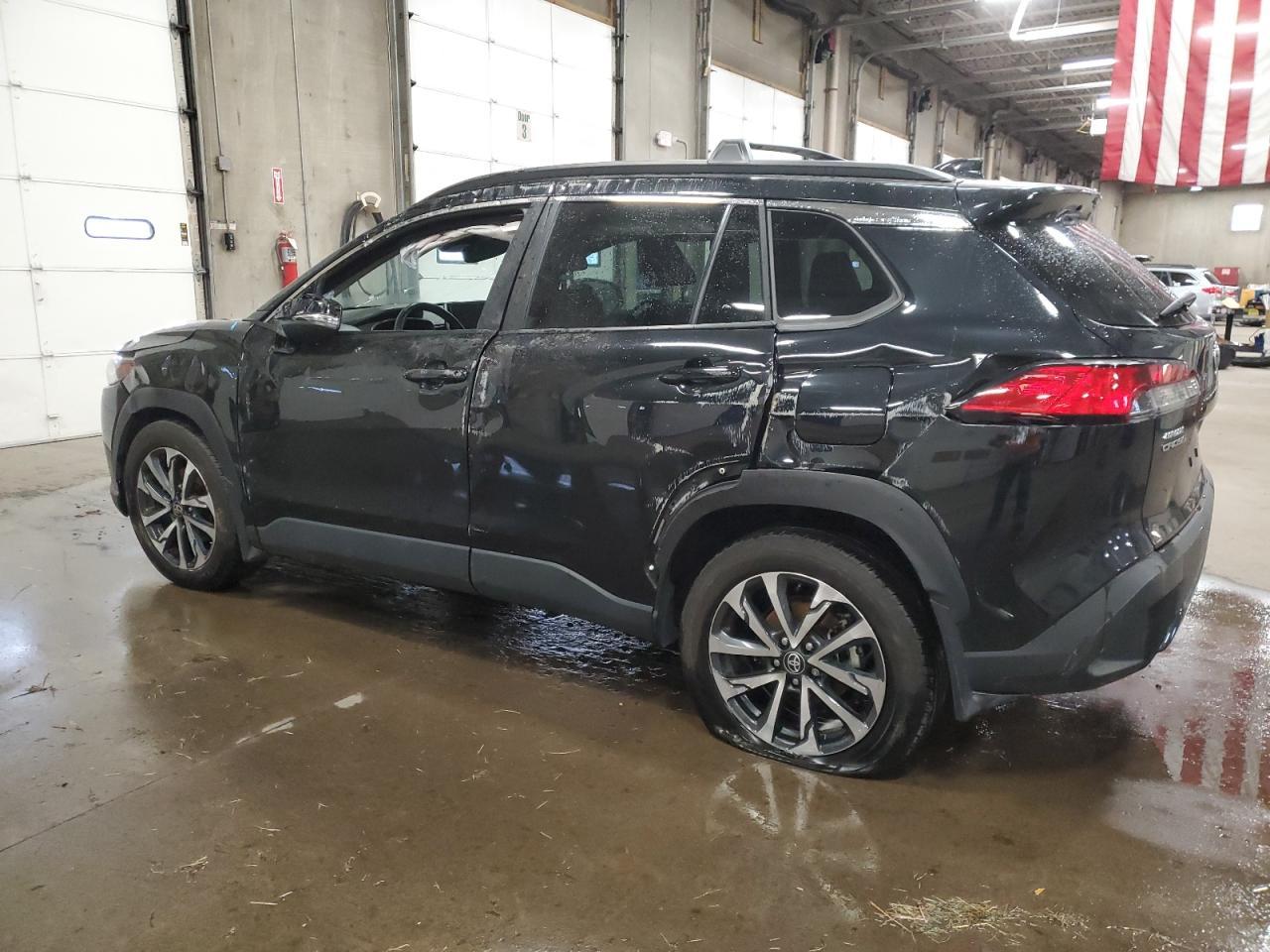 2024 Toyota Corolla Cross Xle - Image 2