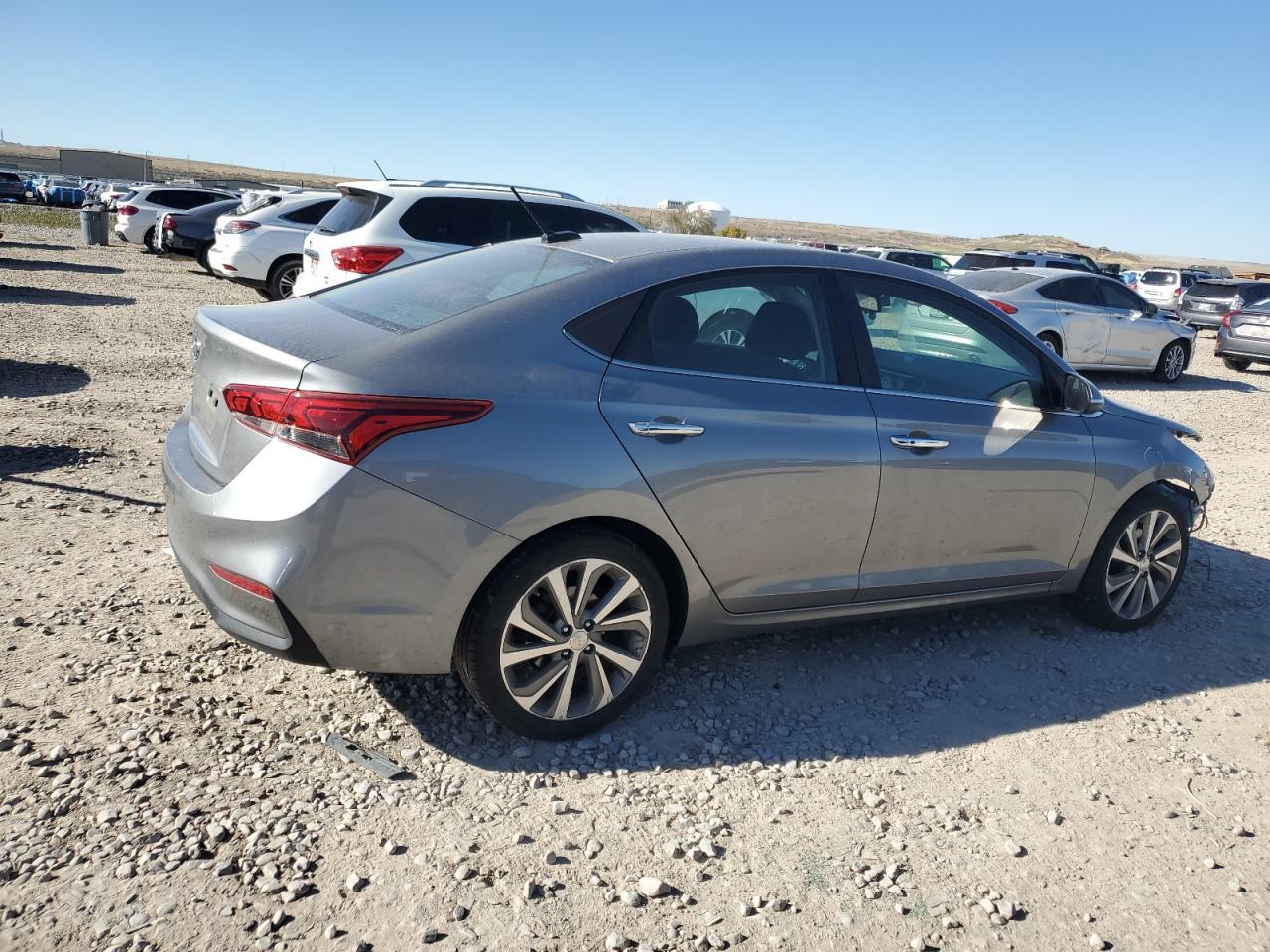 2022 Hyundai Accent Limited - Фото 3