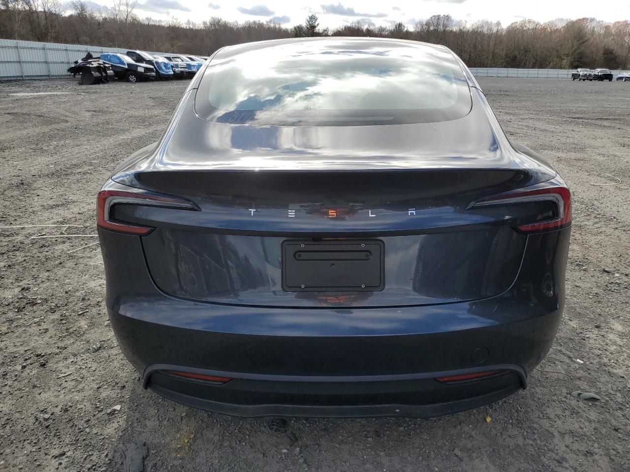 2025 Tesla Model 3 - Image 6