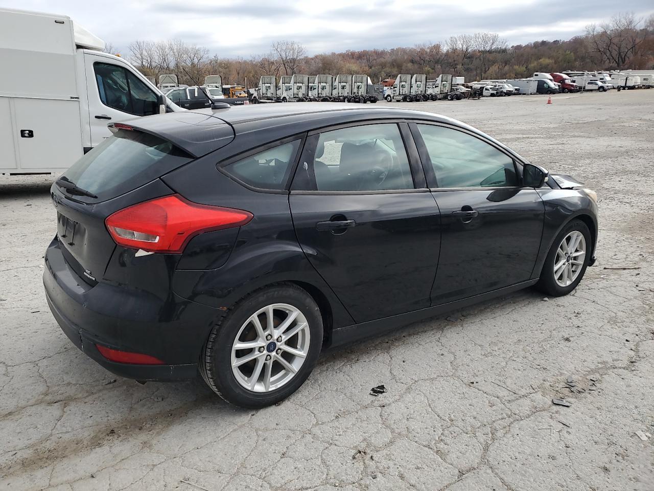 2016 Ford Focus Se - Фото 3