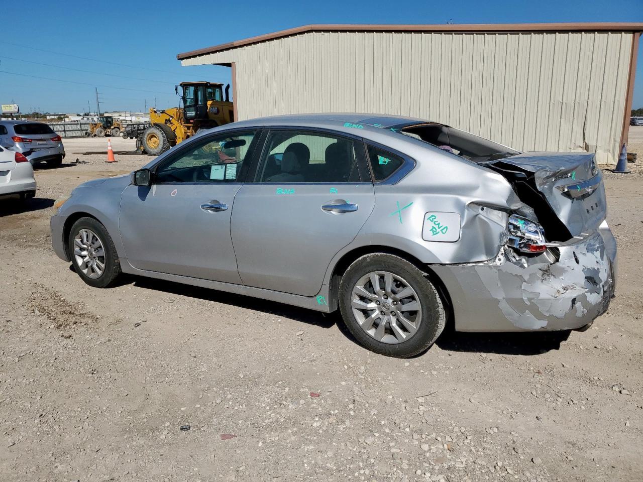 2015 Nissan Altima - Фото 2