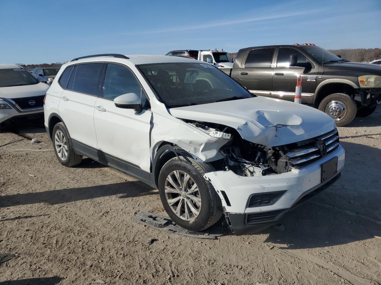 2019 Volkswagen Tiguan S - Фото 4