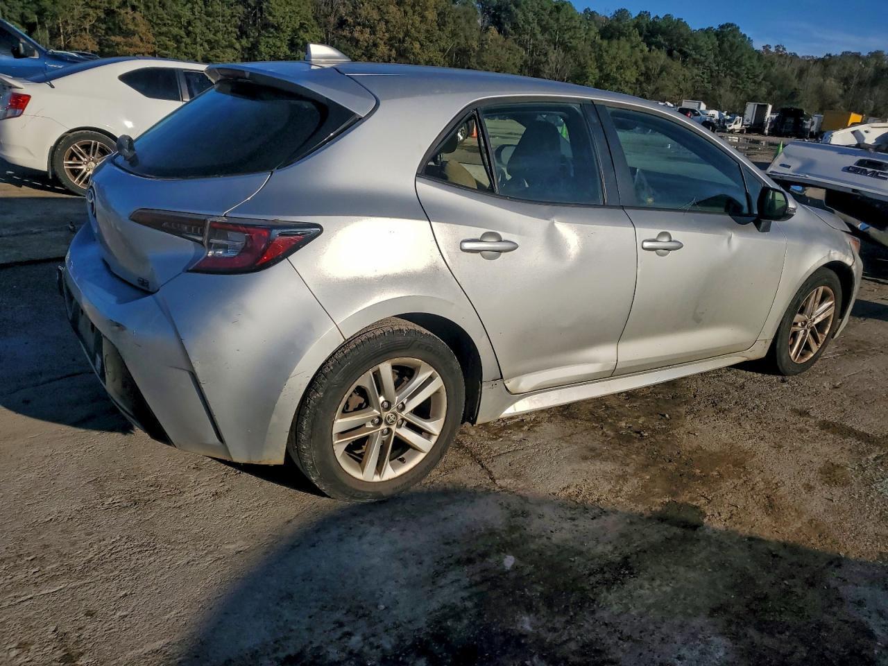 2019 Toyota Corolla Hatchback Se - Фото 3