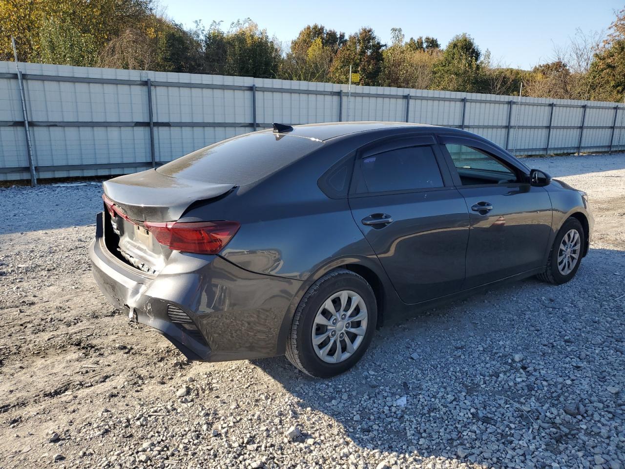 2022 Kia Forte Fe - Image 3