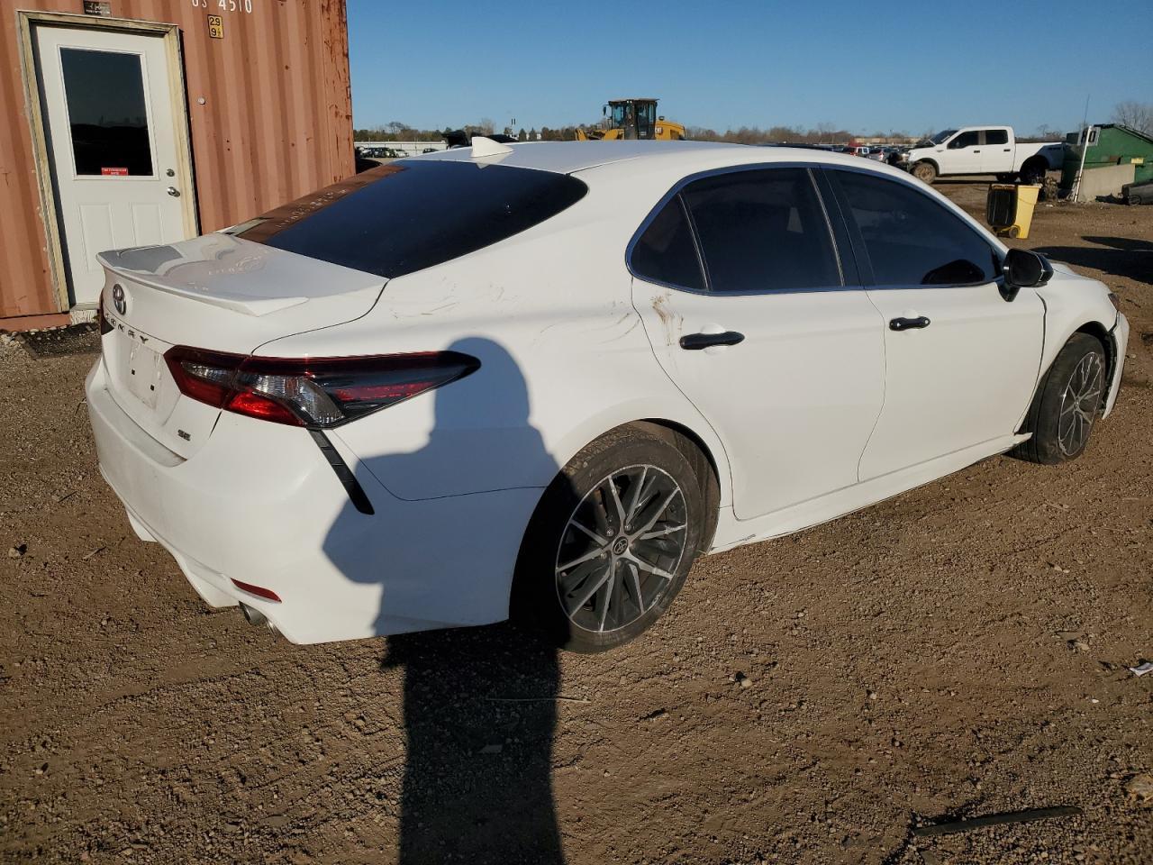 2024 Toyota Camry - Фото 3