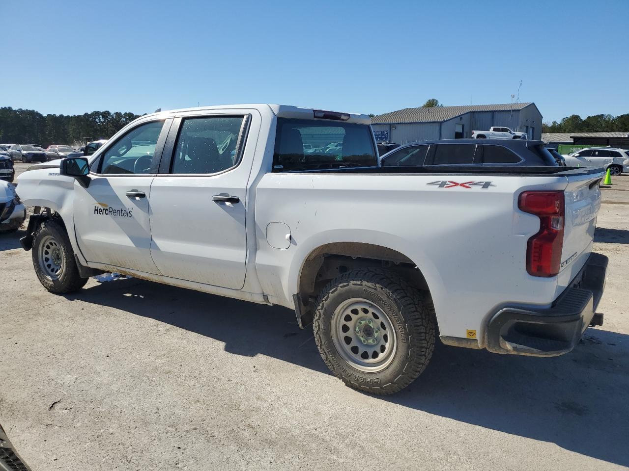 2021 Chevrolet Silverado K1500 - Фото 2