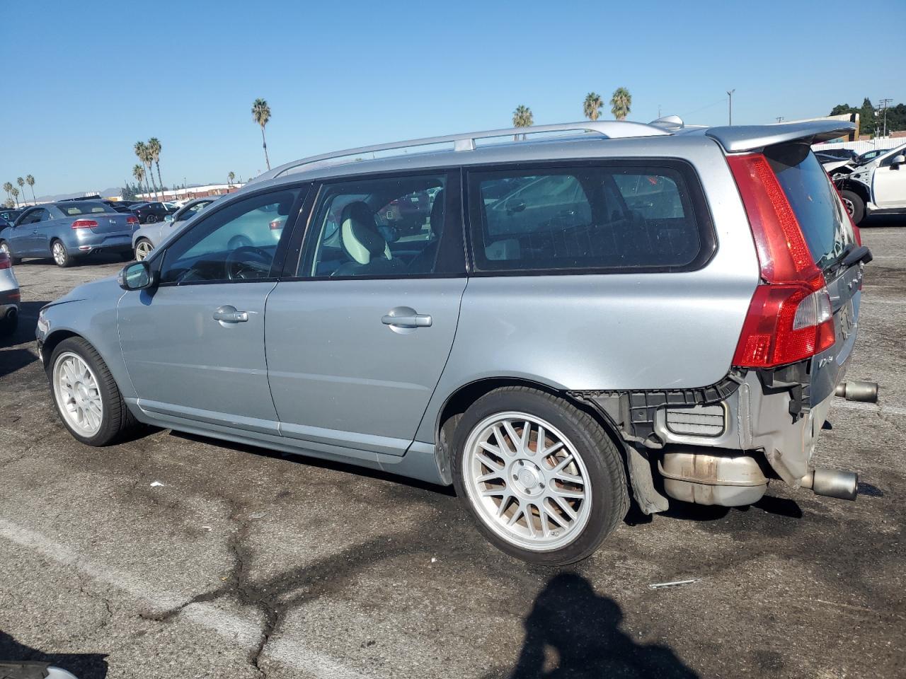 2010 Volvo V70 3.2 - Фото 2