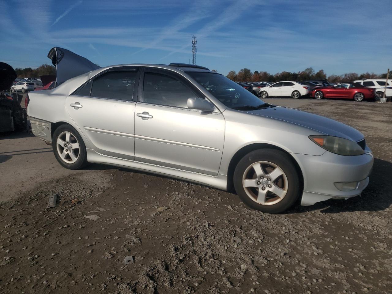 2005 Toyota Camry Le - Image 4