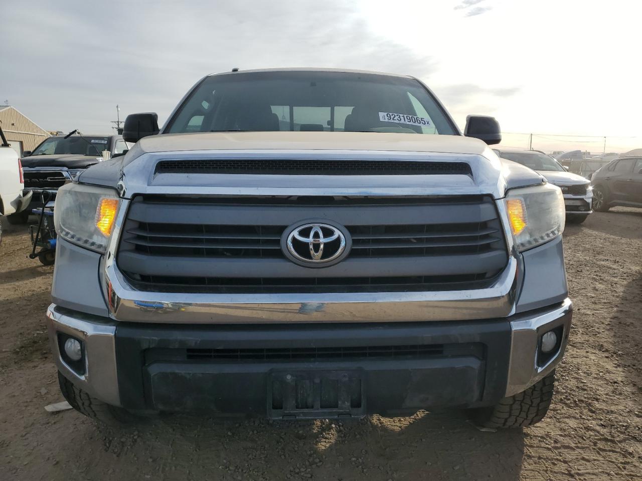 2015 Toyota Tundra Double Cab Sr - Фото 5