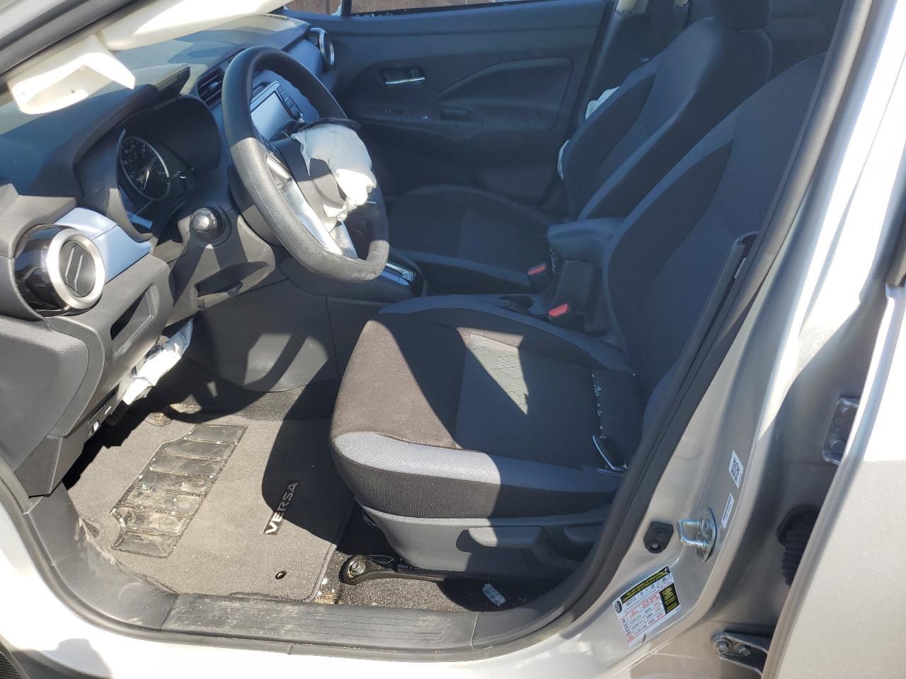 2025 Niss Versa - Image 7