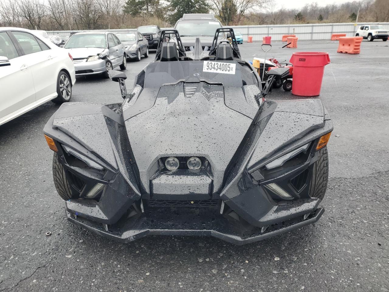 2015 Polaris Slingshot - Image 2