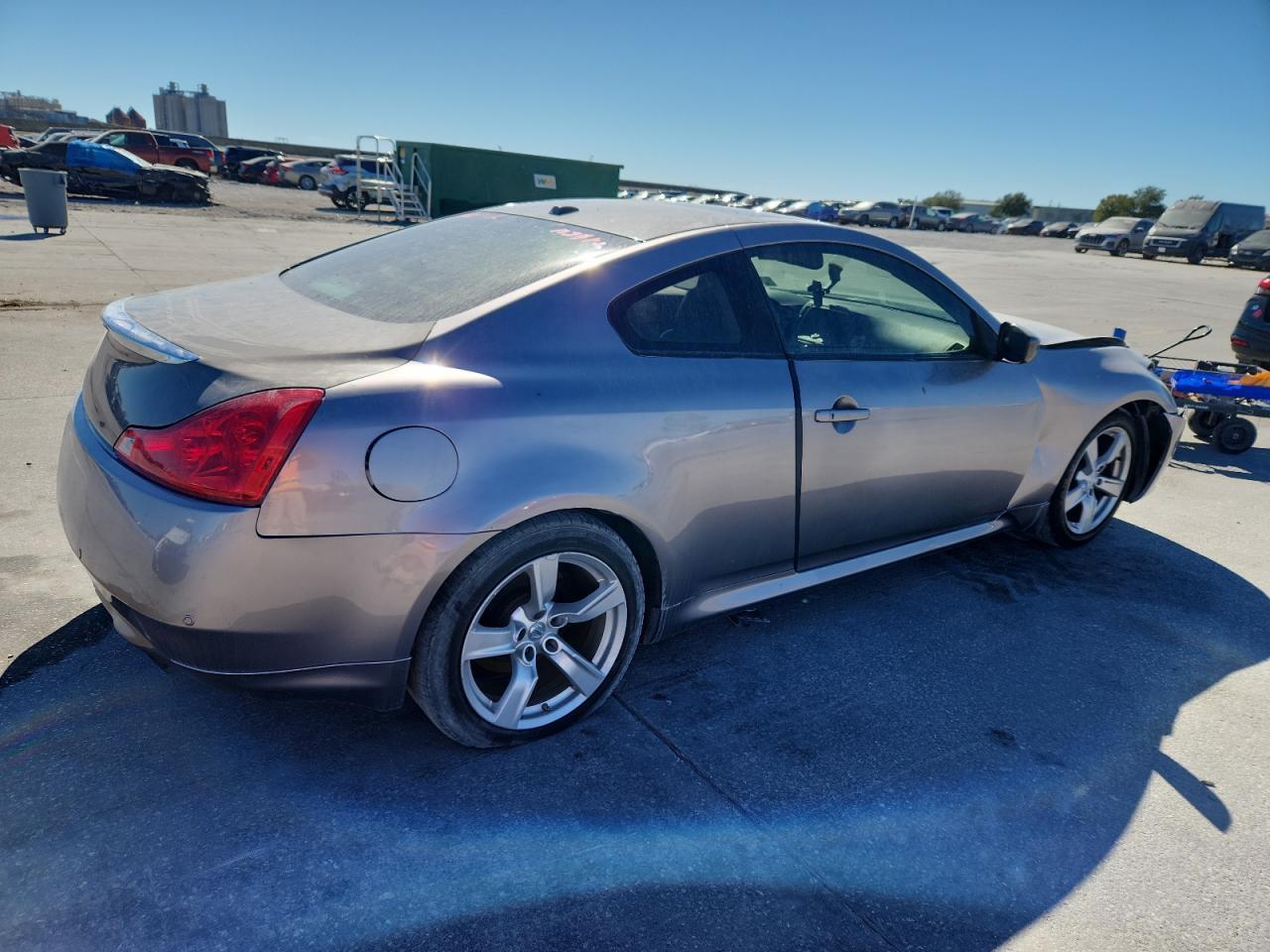 2011 Infiniti G37 Base - Фото 3