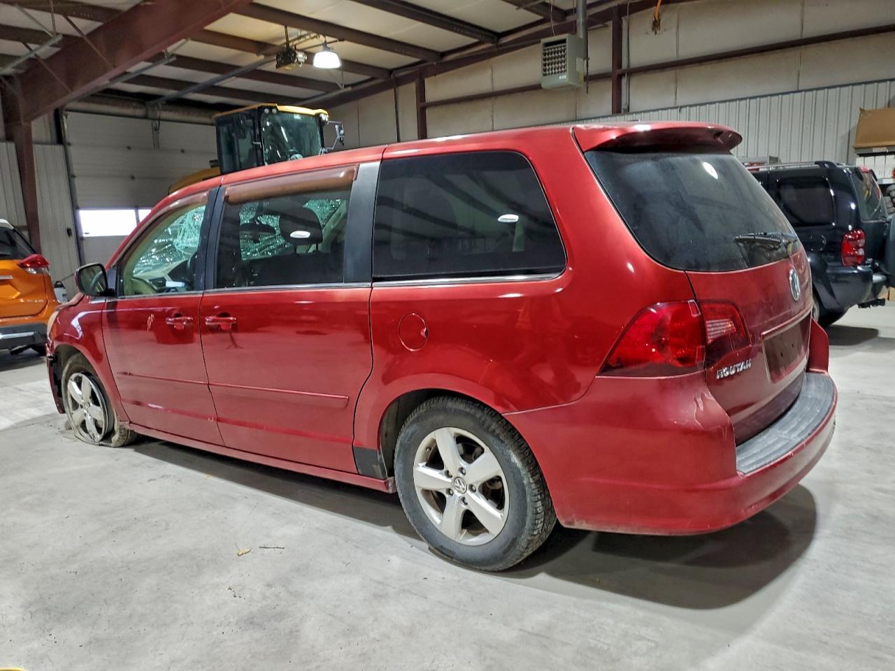 2009 Volkswagen Routan Sel - Фото 2