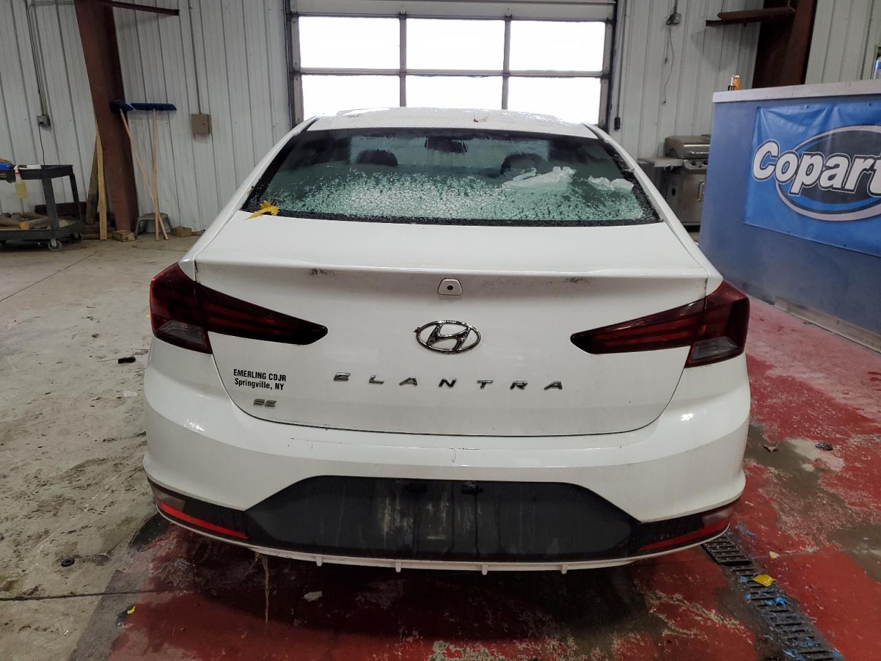 2019 Hyundai Elantra Se - Image 6