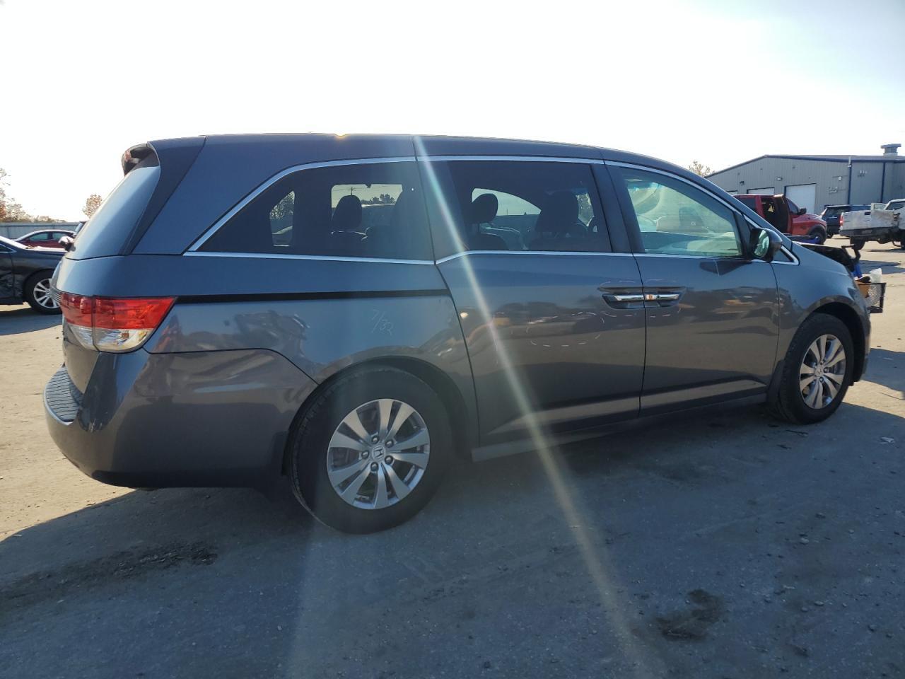 2016 Honda Odyssey Ex - Image 3
