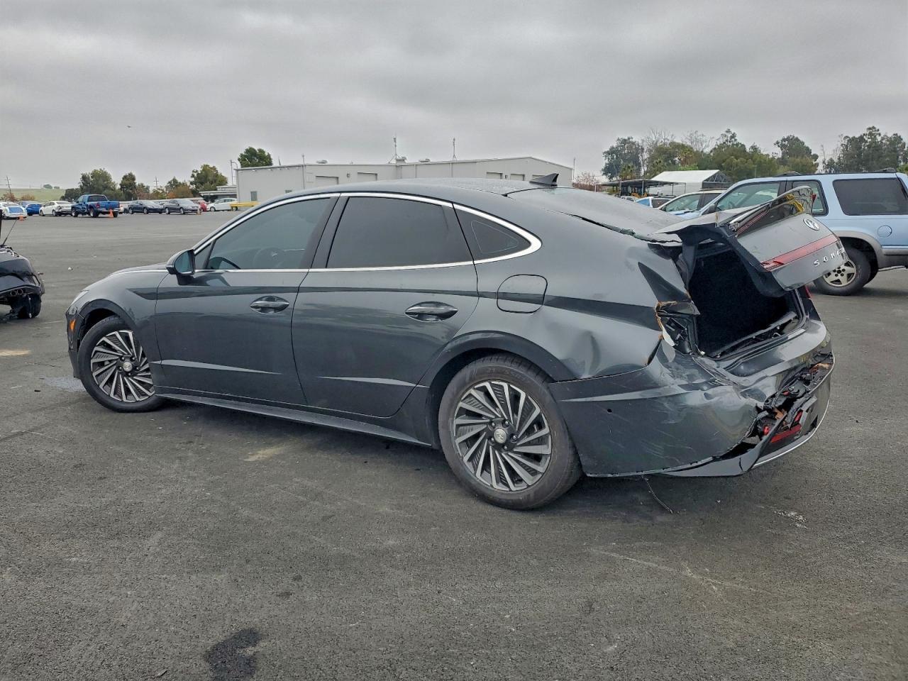 2022 Hyundai Sonata - Image 2