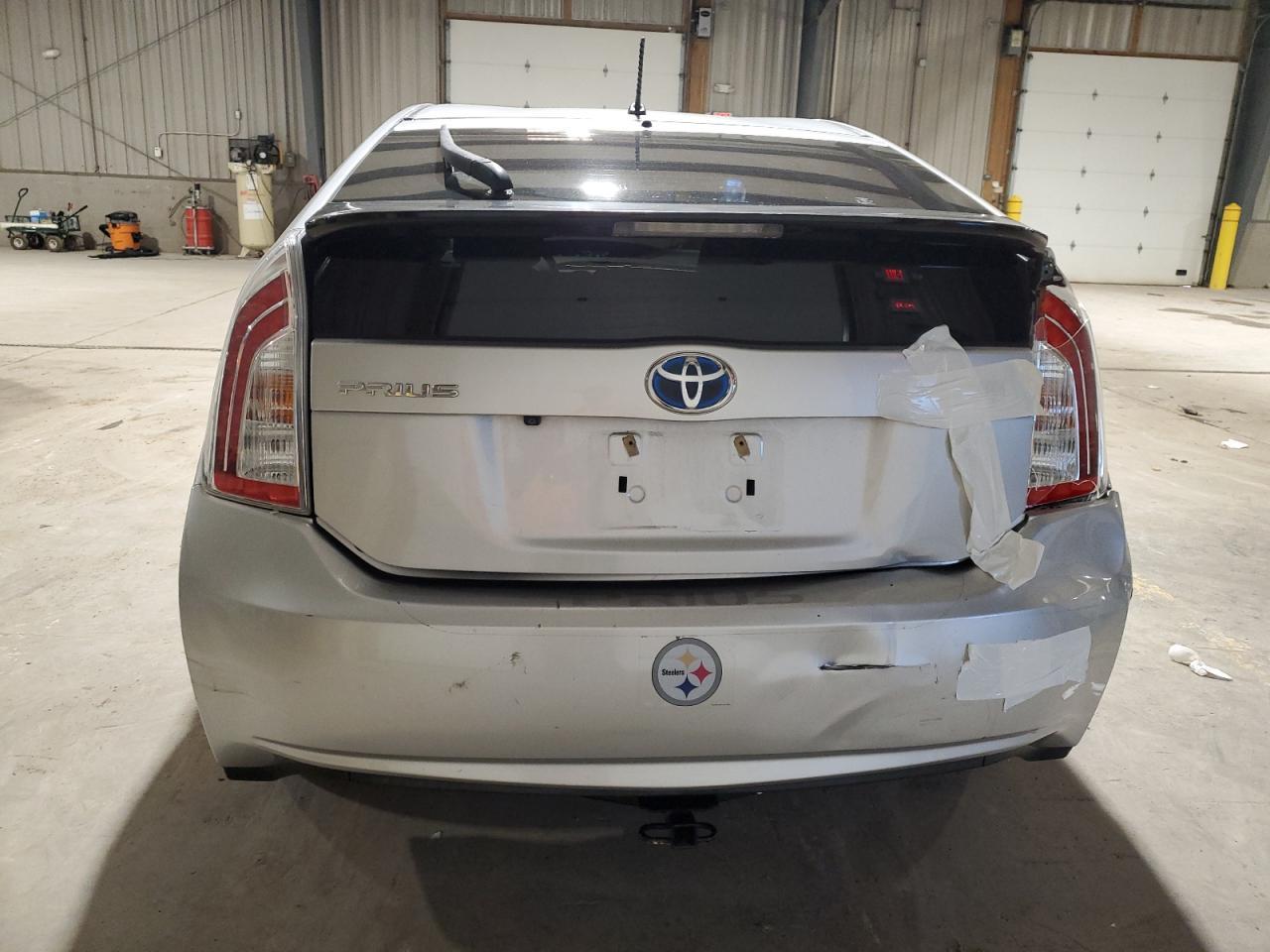 2015 Toyota Prius - Image 6