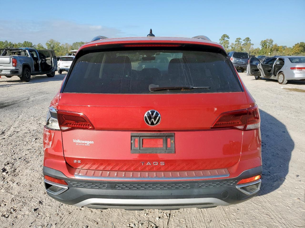 2024 Volkswagen Taos Se - Image 6