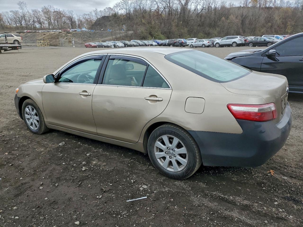 2007 Toyota Camry Ce - Image 2