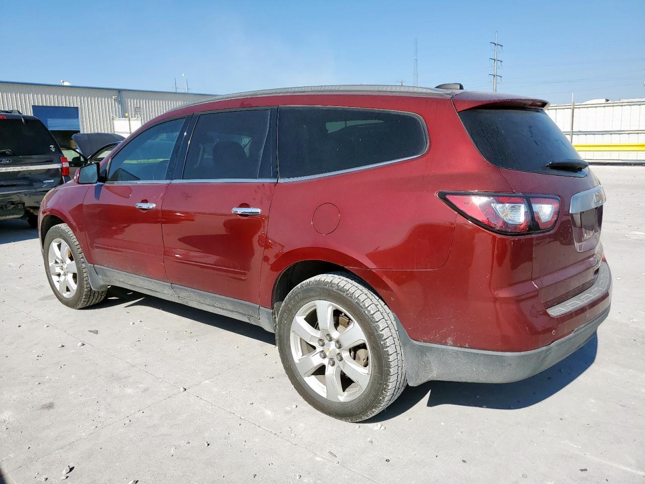 2016 Chevrolet Traverse Lt - Фото 2