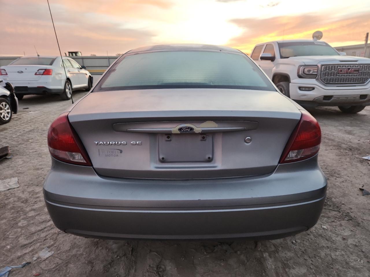 2006 Ford Taurus - Image 6
