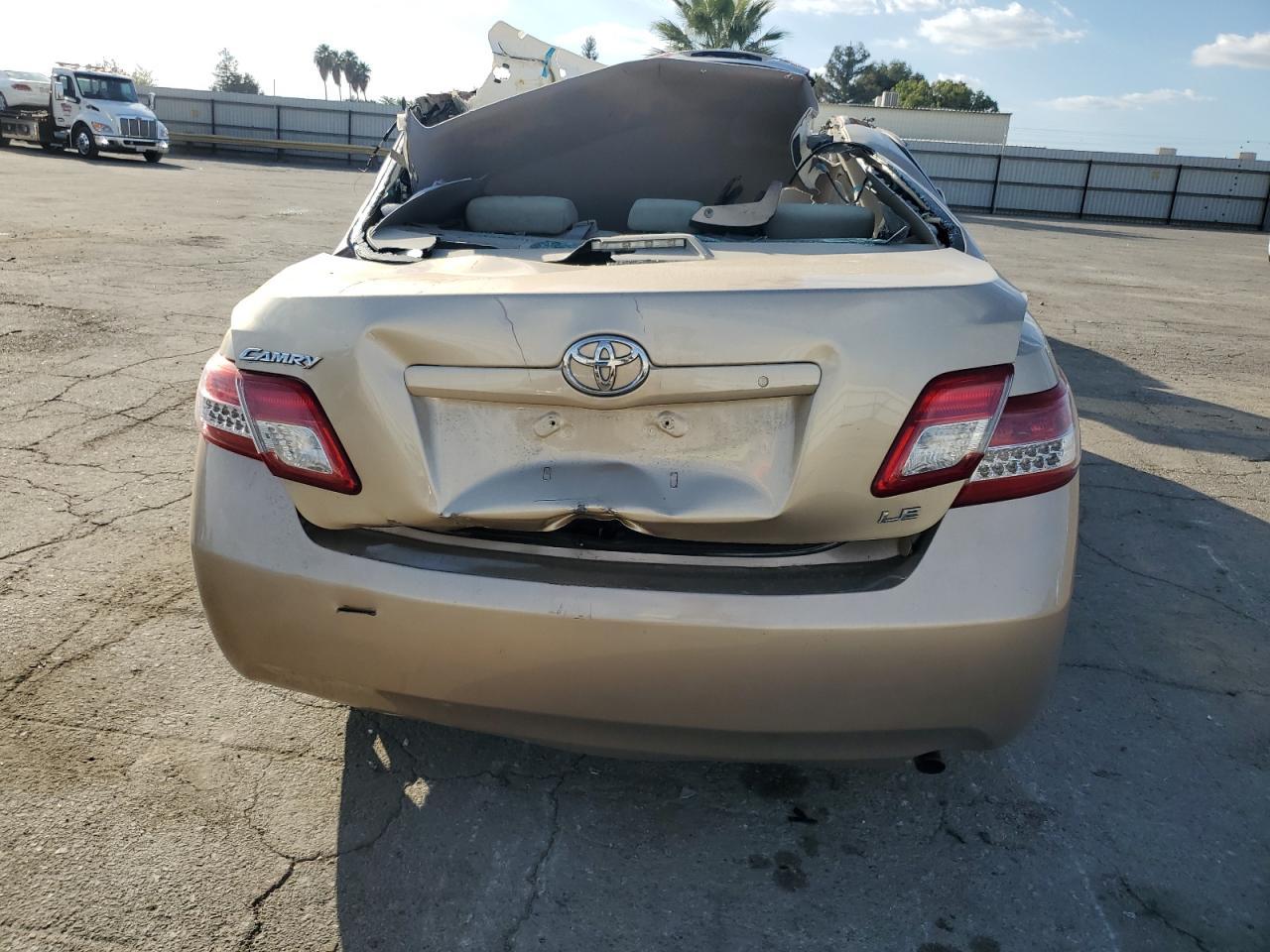 2010 Toyota Camry Base - Фото 6