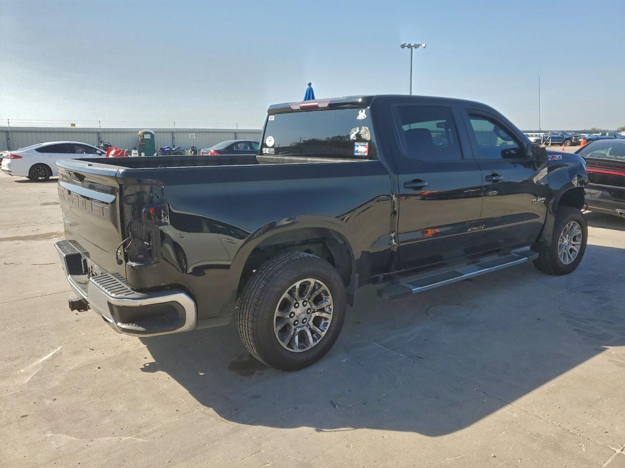 2021 Chevrolet Silverado K1500 Lt - Image 3
