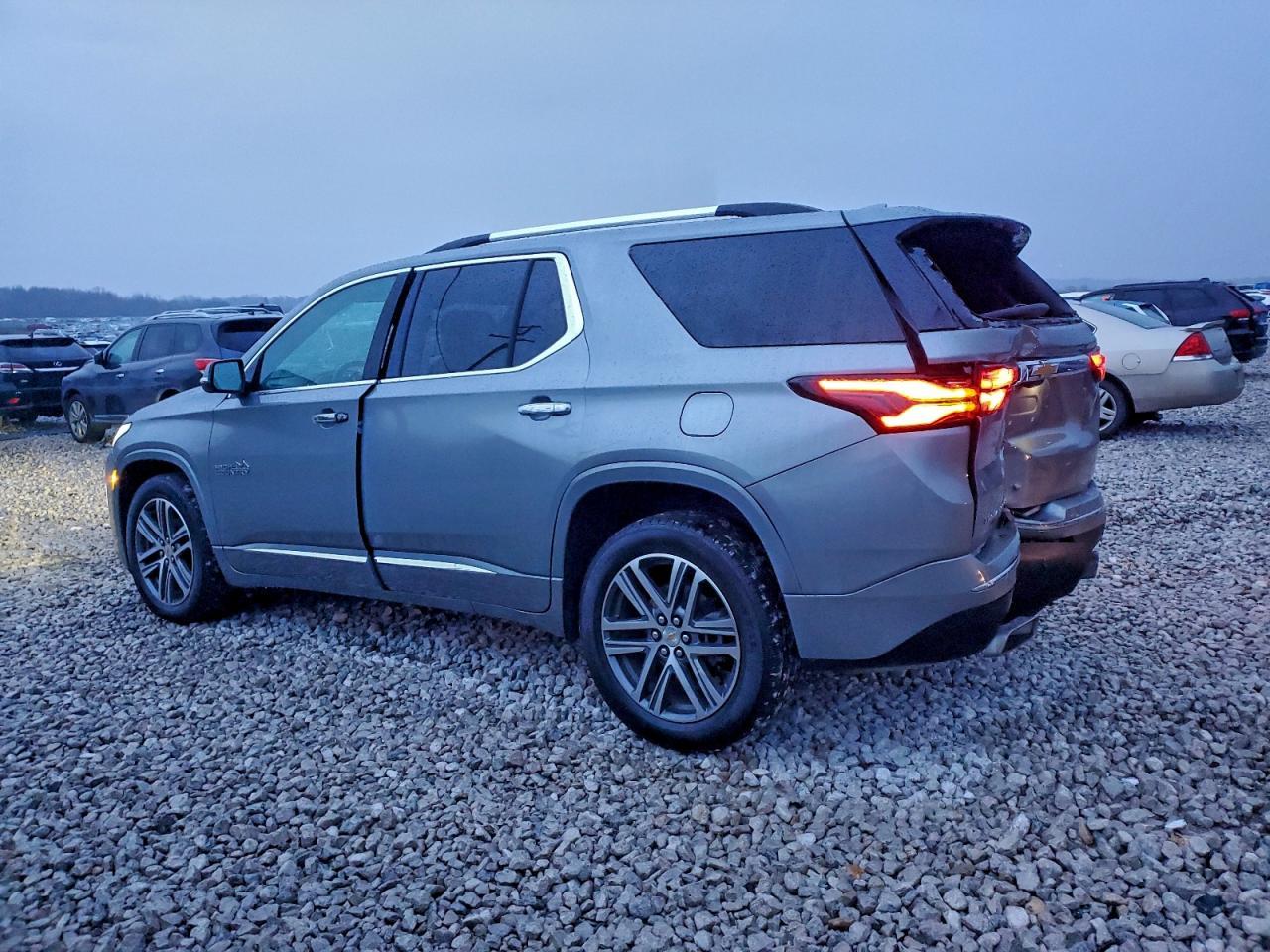 2023 Chevrolet Traverse High Country - Image 2