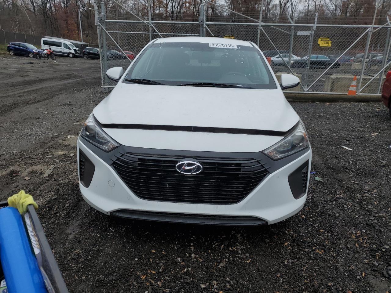 2019 Hyundai Ioniq Blue - Image 5